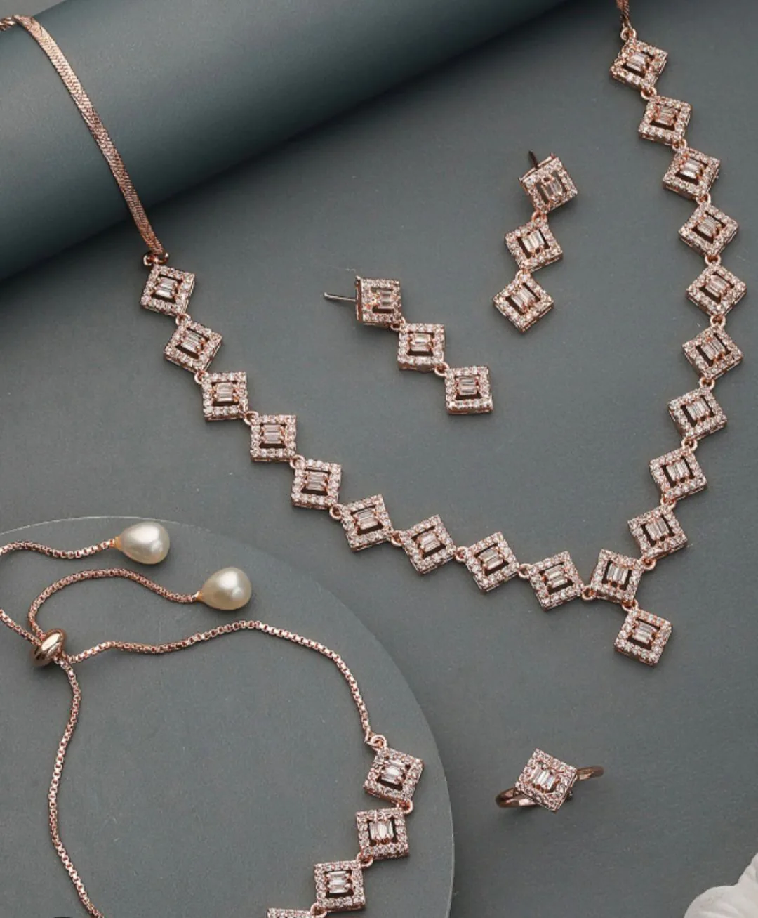 Women jewellery — photo 1